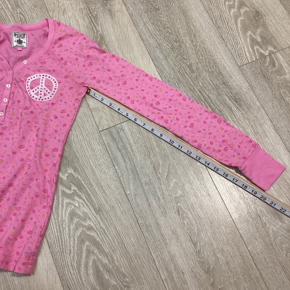 PINK Victoria's Secret Retro Pink Top Floral Long Sleeve with Front Button Sz M - Picture 9 of 13